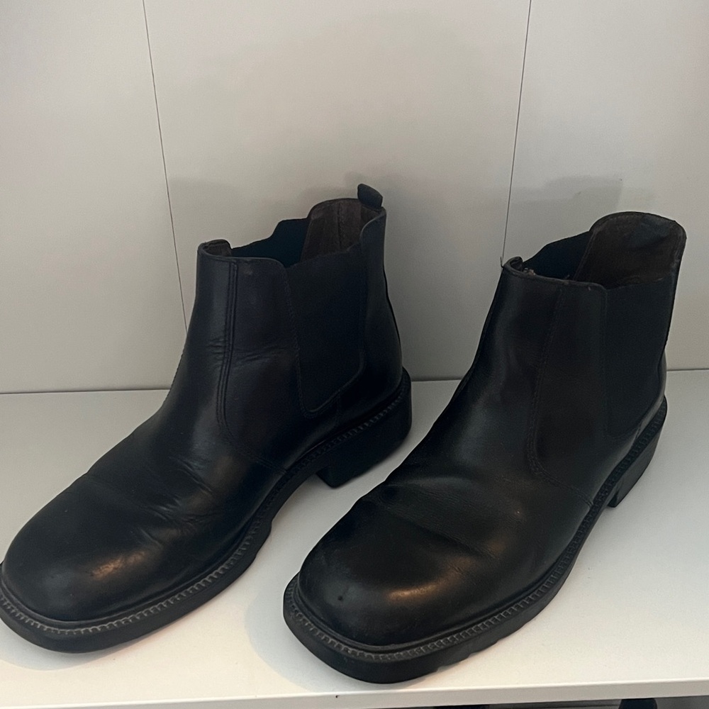 Kenneth Cole Reaction Dark Leather Ankle Boots